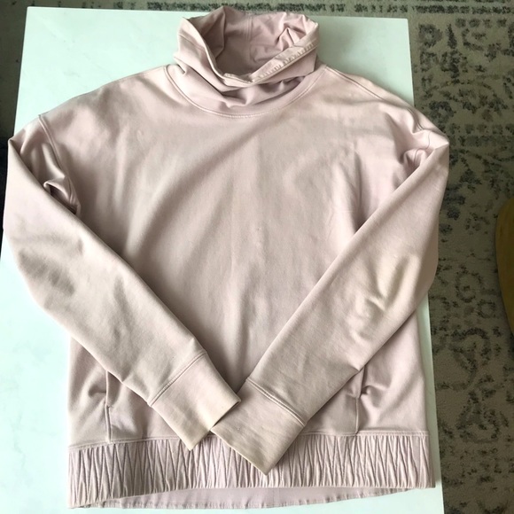 Light pink/blush Lululemon pullover size 6. - Picture 1 of 10